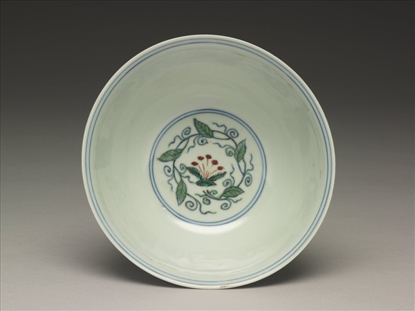 五彩花卉紋碗