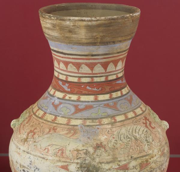 灰陶加彩神獸壺