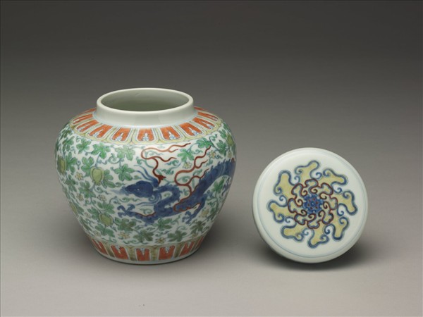 五彩雙龍紋蓋罐