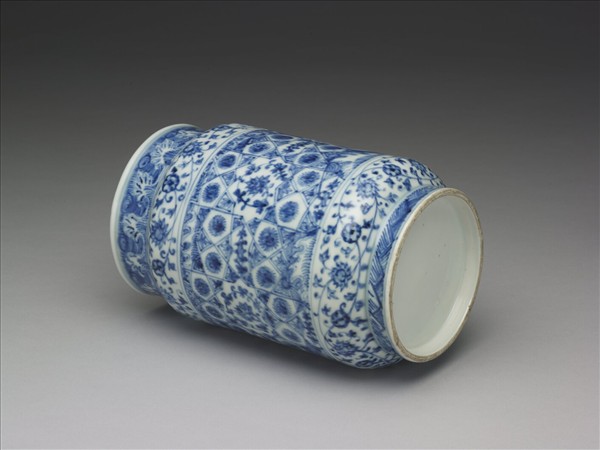 青花幾何花卉紋蓋罐