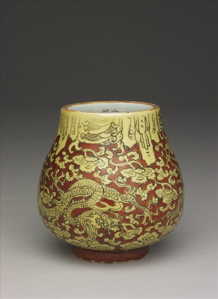 紅地黃彩雲龍紋罐