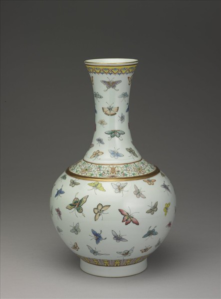 粉彩百蝶紋瓶
