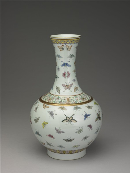 粉彩百蝶紋瓶