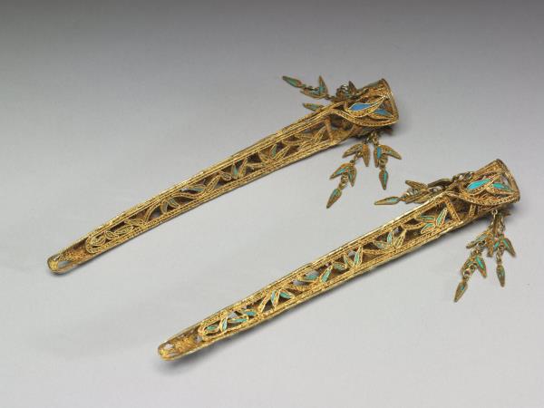 銅鍍金纍絲點翠竹葉紋流蘇指甲套