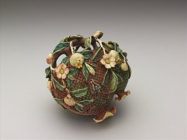 象牙鏤雕石榴盒