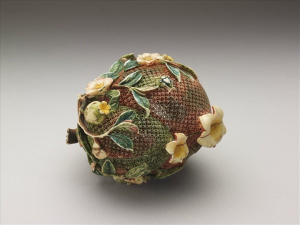 象牙鏤雕石榴盒