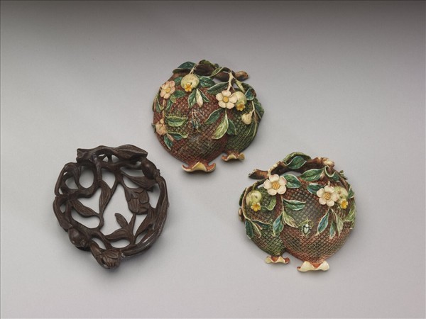 象牙鏤雕石榴盒