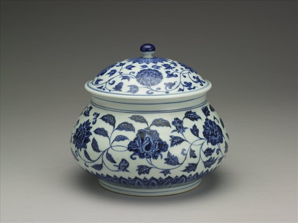 青花四季花卉蓋罐