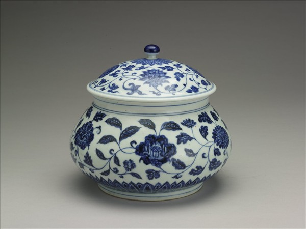 青花四季花卉蓋罐