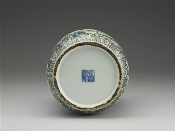 五彩嬰戲圖蓋罐