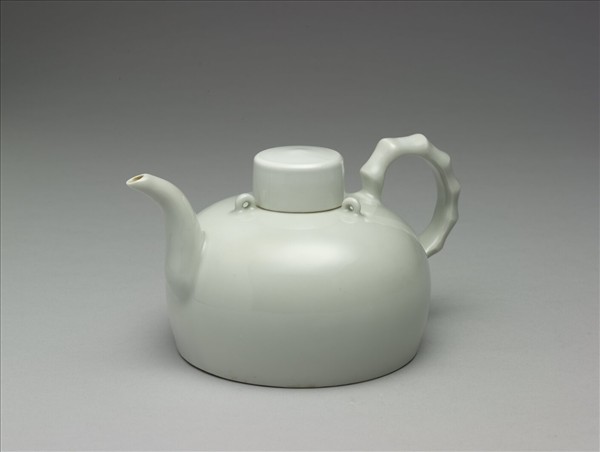 白瓷三繫竹節把壺