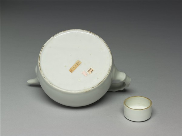 白瓷三繫竹節把壺