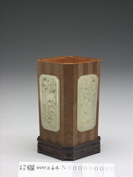 黃楊木貼竹絲嵌玉筆筒