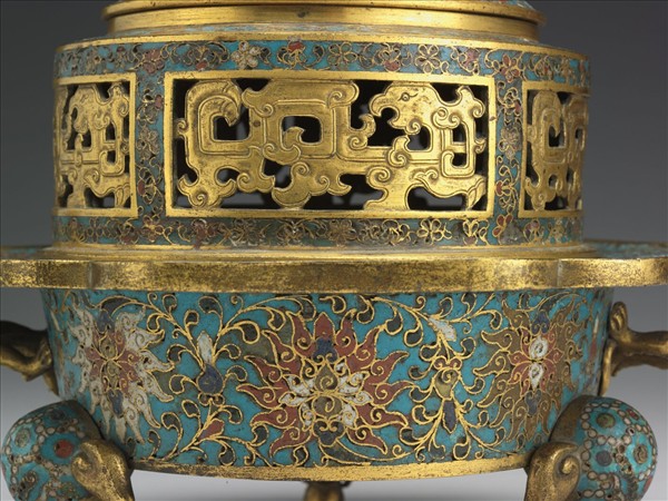 掐絲琺瑯螭耳爐