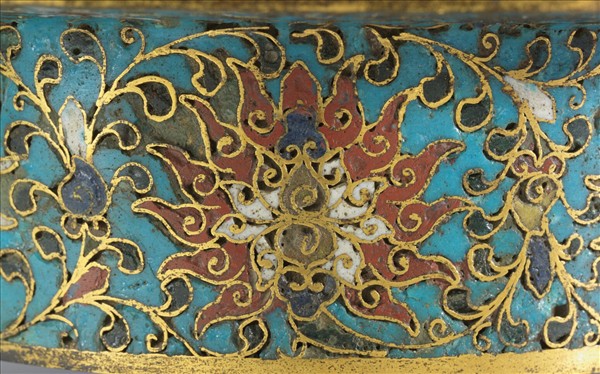 掐絲琺瑯螭耳爐