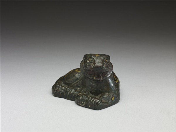 豹形錯金銀鎮紙