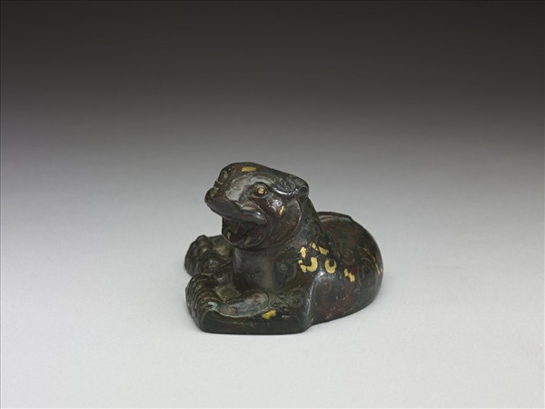 豹形錯金銀鎮紙