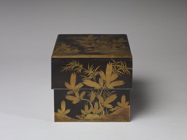 蒔繪松竹二層箱多寶格