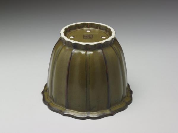 茶葉末釉蓮花式盆