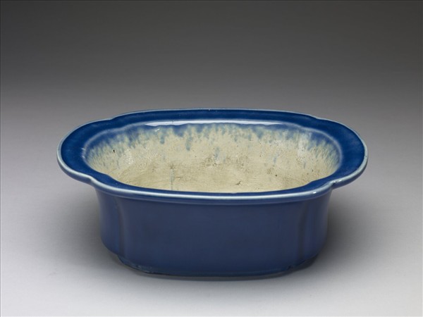 霽青釉海棠式盆