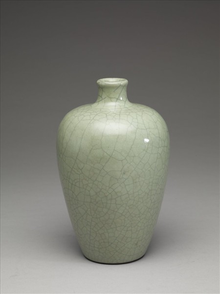 青瓷梅瓶