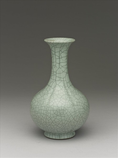 青瓷六稜長頸瓶