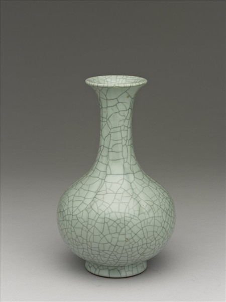 青瓷六稜長頸瓶