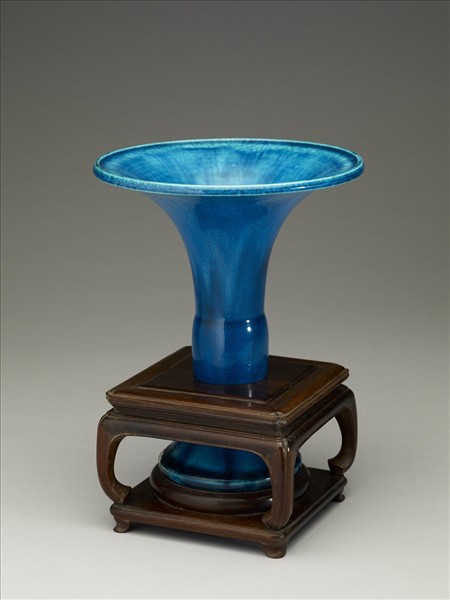 孔雀綠花觚 (附木座)