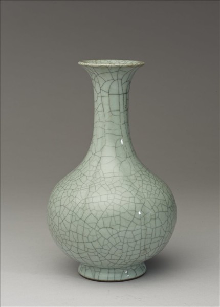 青瓷六稜長頸瓶