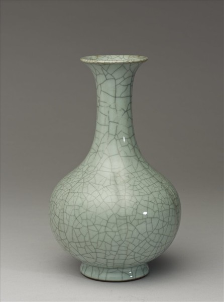 青瓷六稜長頸瓶