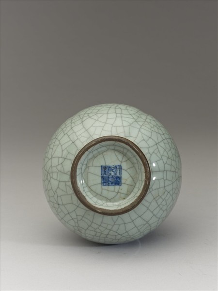 青瓷六稜長頸瓶