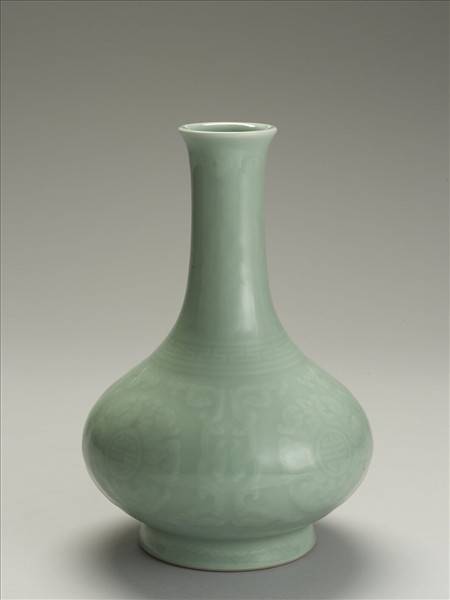 青瓷團鳳壽字長頸瓶