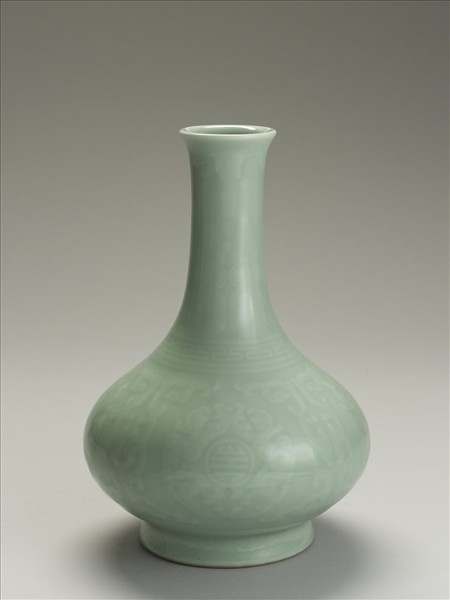 青瓷團鳳壽字長頸瓶