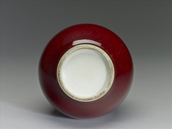 寶石紅釉瓶