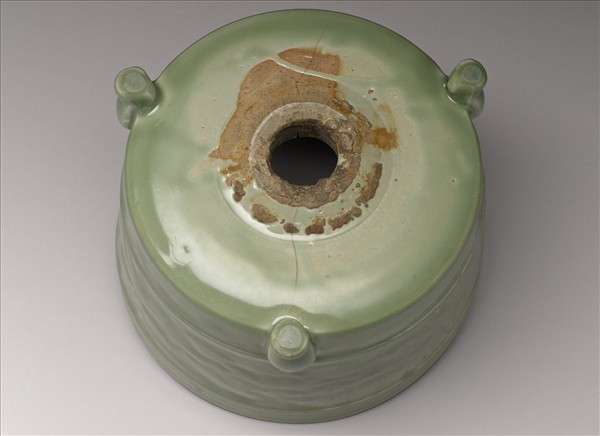 龍泉窯 青瓷劃花花卉紋盆