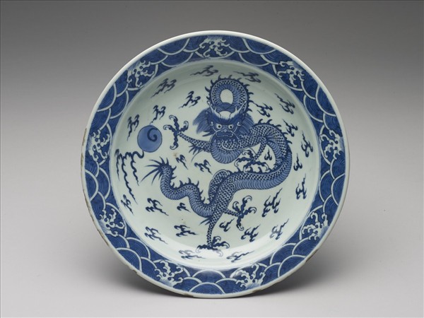 青花波濤龍紋盤