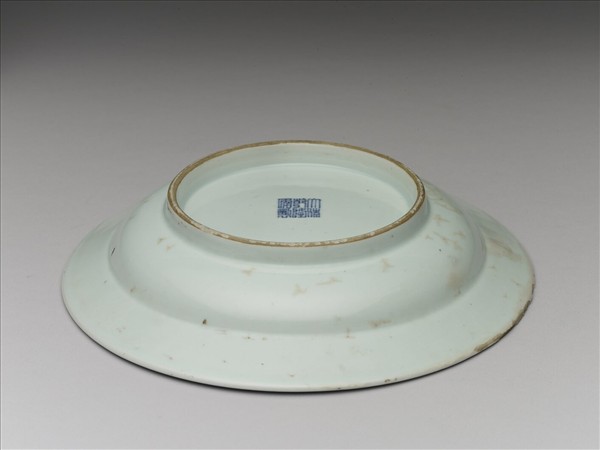 青花波濤龍紋盤