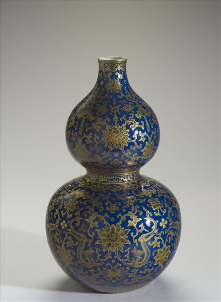 霽青釉描金番蓮紋葫蘆瓶