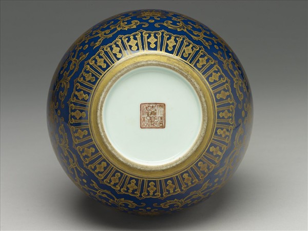 霽青釉描金番蓮紋葫蘆瓶