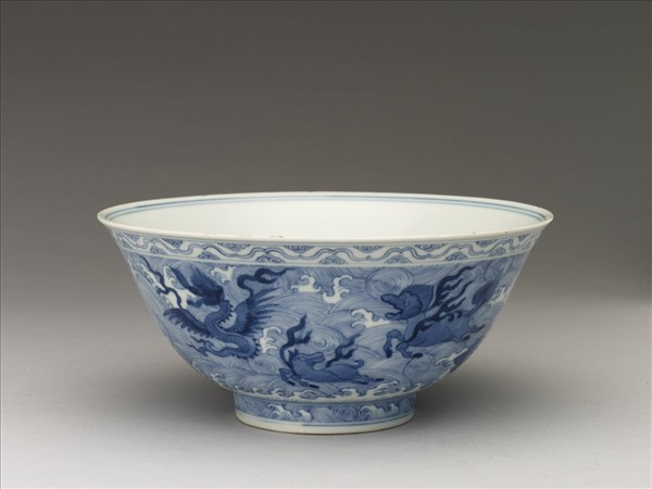 青花波濤海獸紋碗
