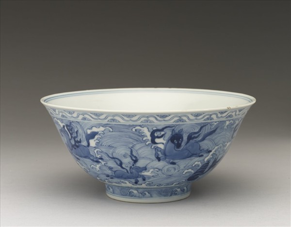 青花波濤海獸紋碗