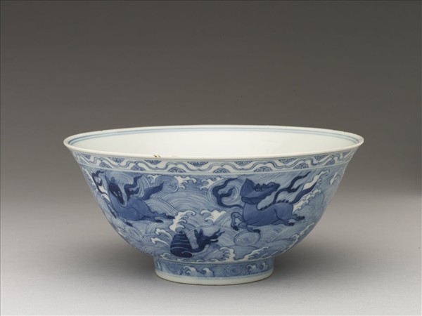 青花波濤海獸紋碗