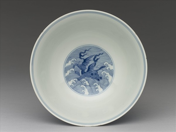 青花波濤海獸紋碗