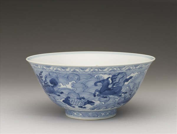 青花波濤海獸紋碗