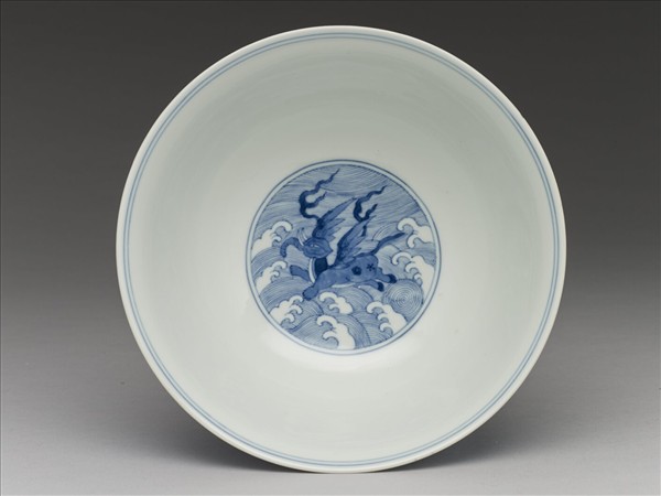 青花波濤海獸紋碗