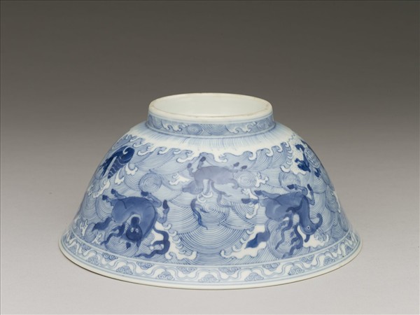 青花波濤海獸紋碗