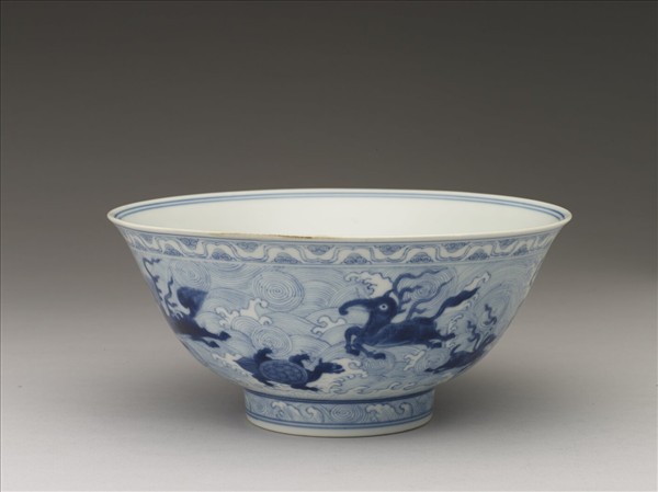 青花波濤海獸紋碗