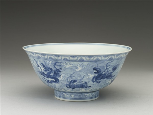 青花波濤海獸紋碗