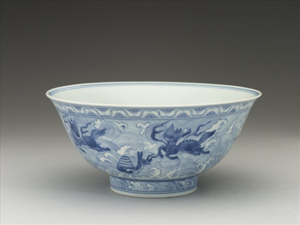 青花波濤海獸紋碗