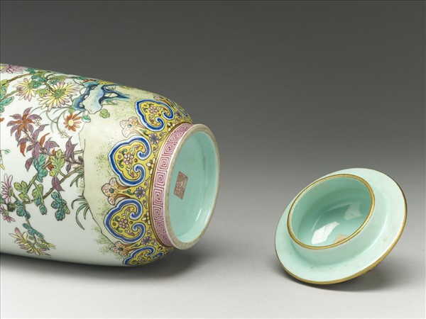 粉彩秋菊鵪鶉圖蓋罐